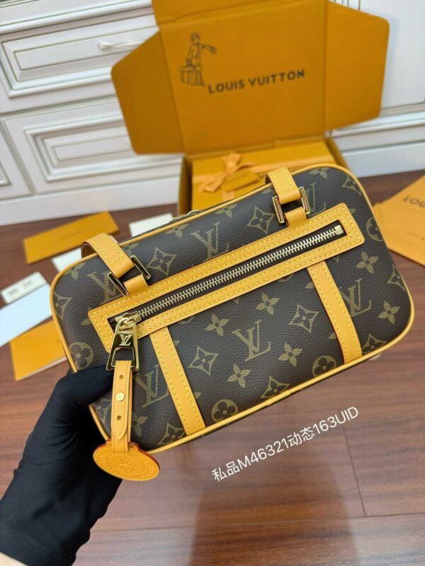 LOUIS VUITTON M46321 Shoulder bag