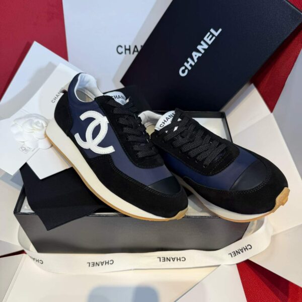 CHANEL Platform sneakers