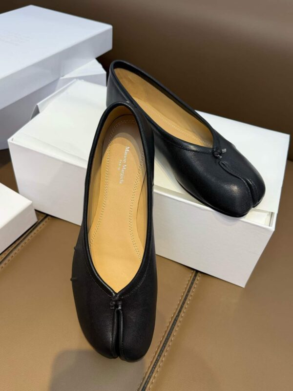 MM6 Majira Split-toed shoes