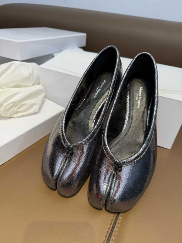 MM6 Majira Split-toed shoes