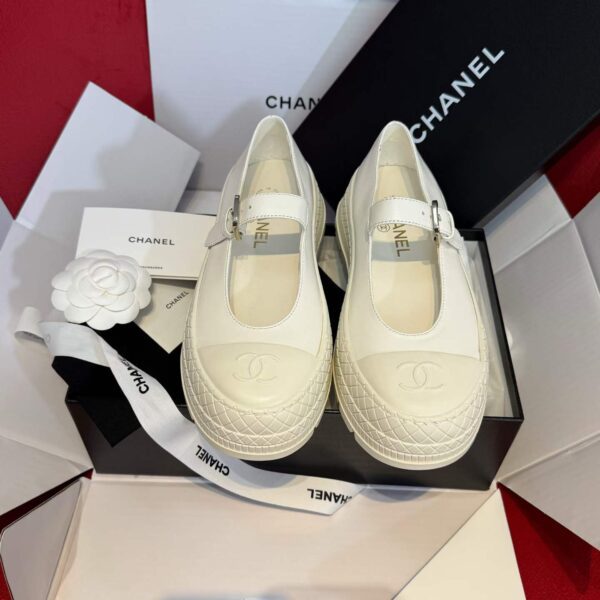 CHANEL Thick-soled Mary Jane shoes