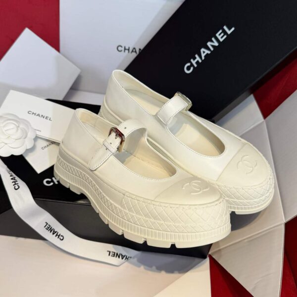 CHANEL Thick-soled Mary Jane shoes