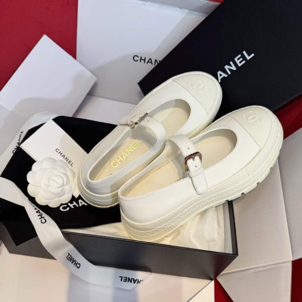 CHANEL Thick-soled Mary Jane shoes