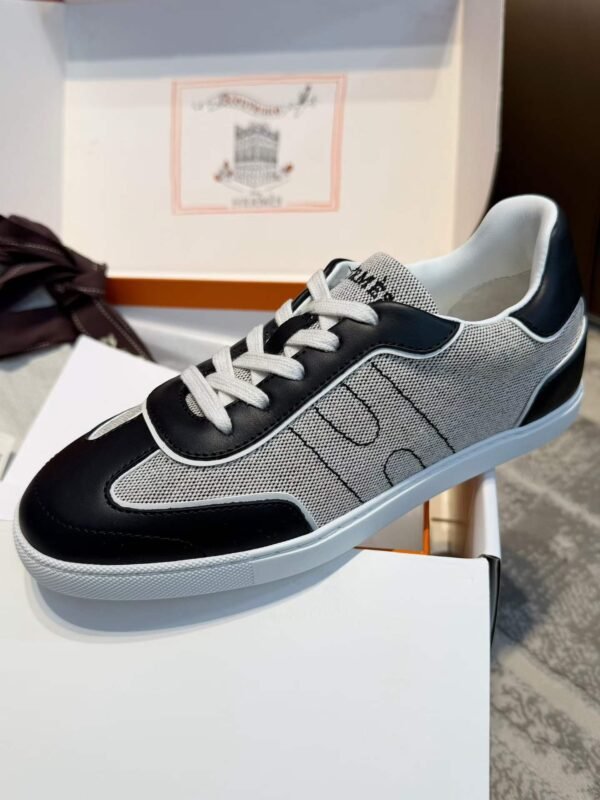 HERMES Casual shoes