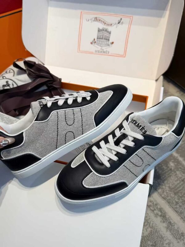 HERMES Casual shoes