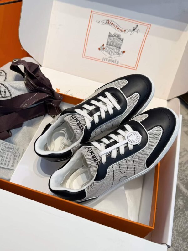HERMES Casual shoes