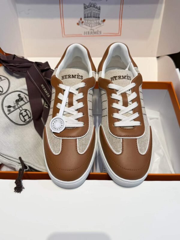 HERMES Casual shoes