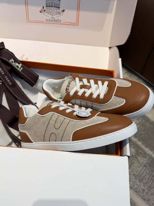 HERMES Casual shoes