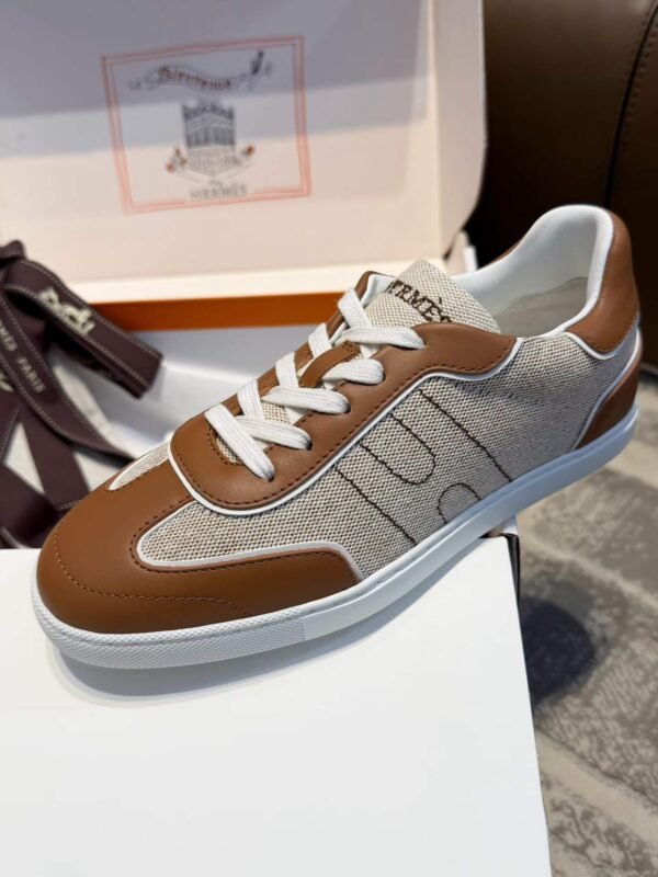 HERMES Casual shoes