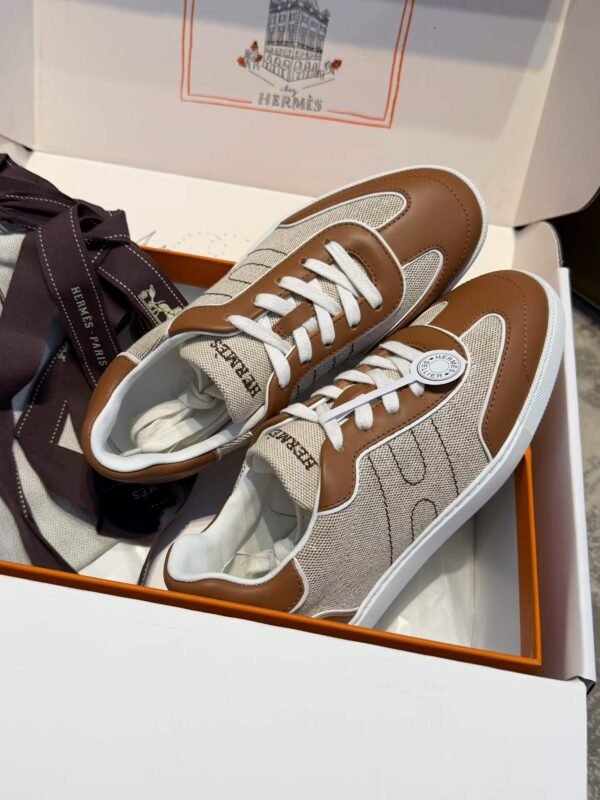 HERMES Casual shoes