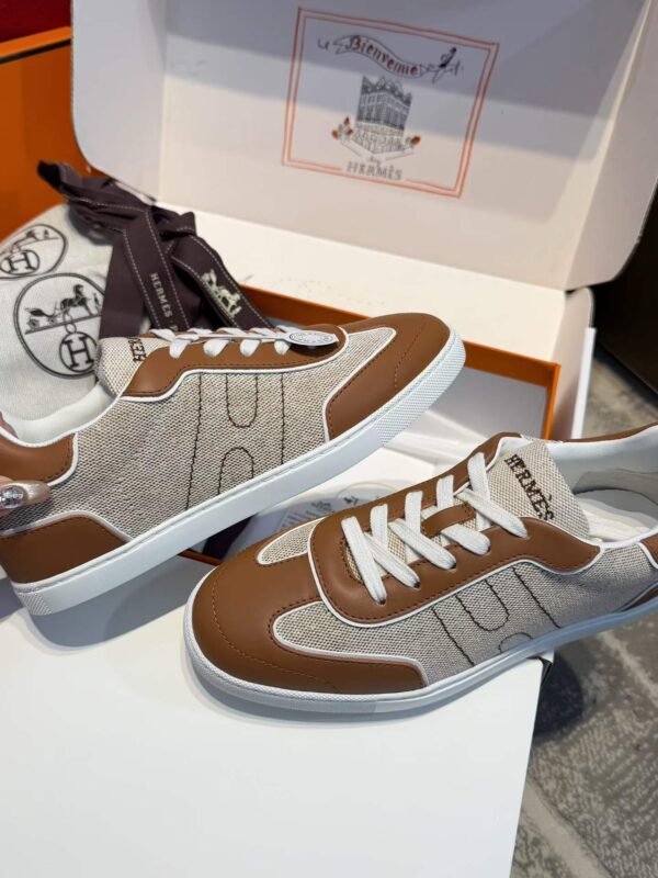HERMES Casual shoes