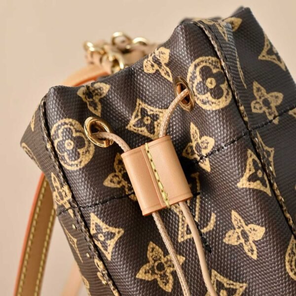 LOUIS VUITTON NOÉ TRUNK M28103