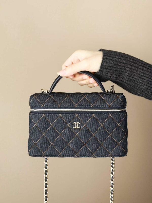 CHANEL Classic Vanity with Chain