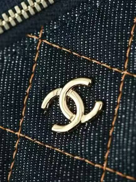 CHANEL Classic Vanity with Chain