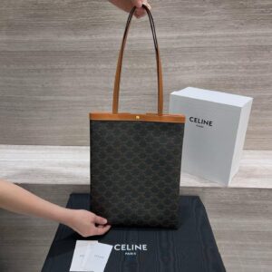 CELINE MEDIUM FLAT SHOPPER IN TRIOMPHE CANVAS