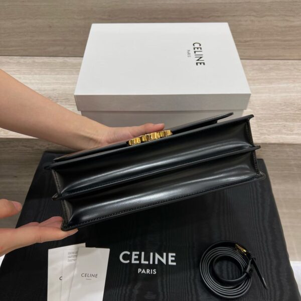 CELINE MEDIUM TRIOMPHE FOLIO IN Natural calfskin