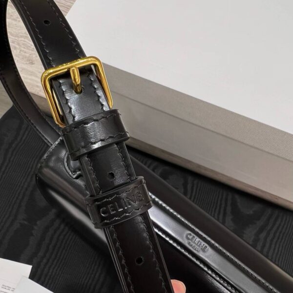 CELINE MEDIUM TRIOMPHE FOLIO IN Natural calfskin