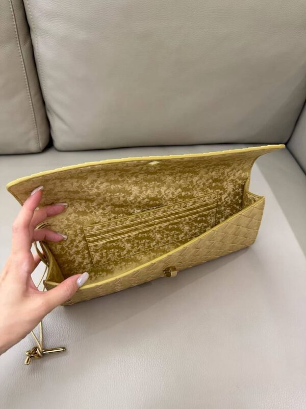 Bottega Veneta  Andiamo Clutch