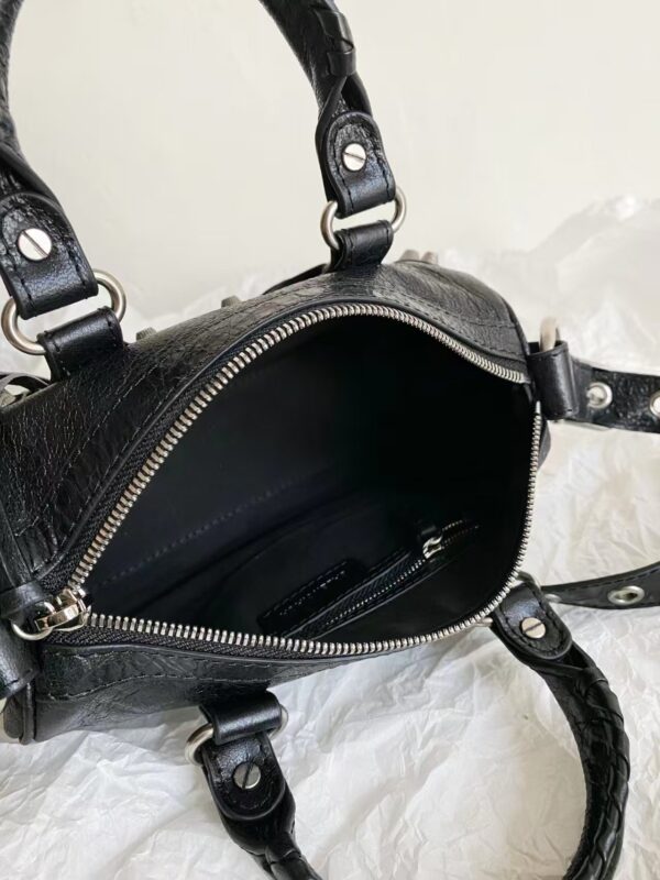 BALENCIAGA DUFFLE CAGOLE BAG