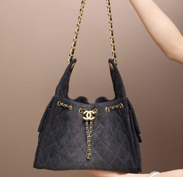 CHANEL 25 Small Handbag