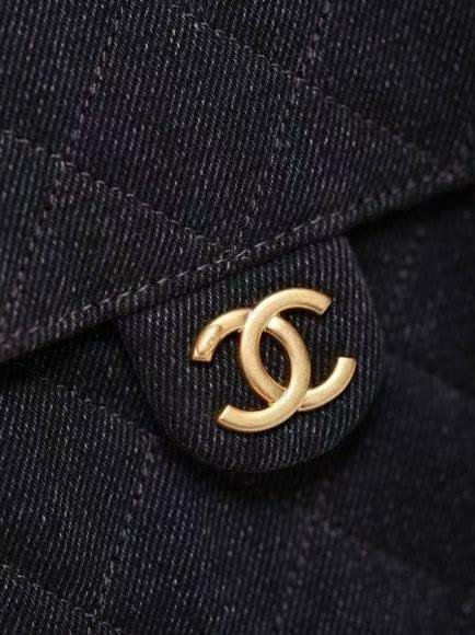 CHANEL 25 Small Handbag
