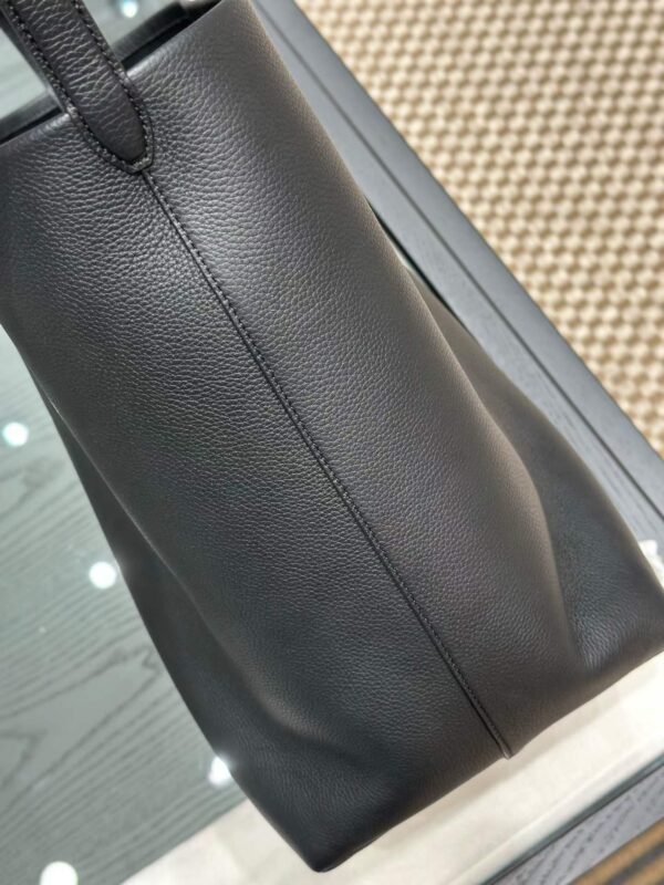THE ROW  N/S Park Leather tote bag