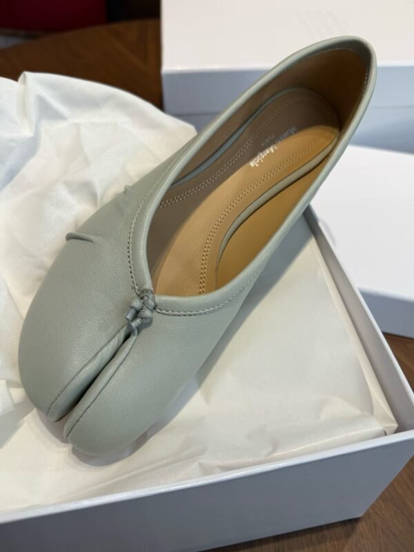 Majira Split-toed shoes