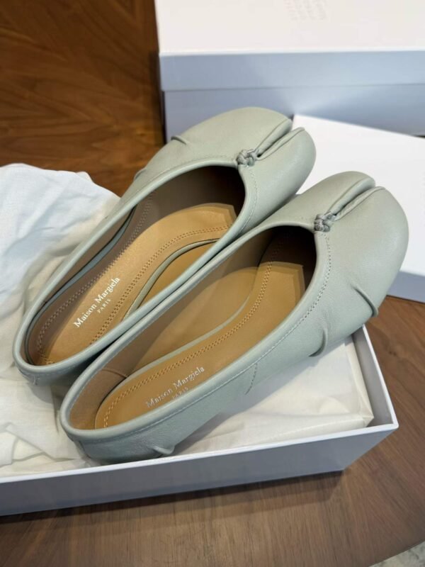 Majira Split-toed shoes