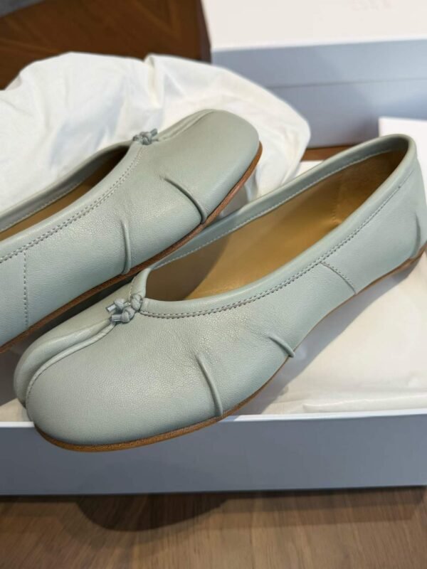 Majira Split-toed shoes