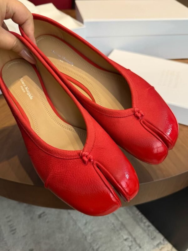Majira Split-toed shoes