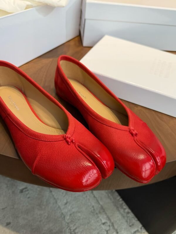 Majira Split-toed shoes
