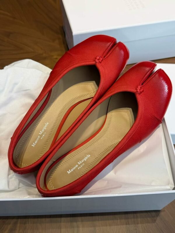 Majira Split-toed shoes
