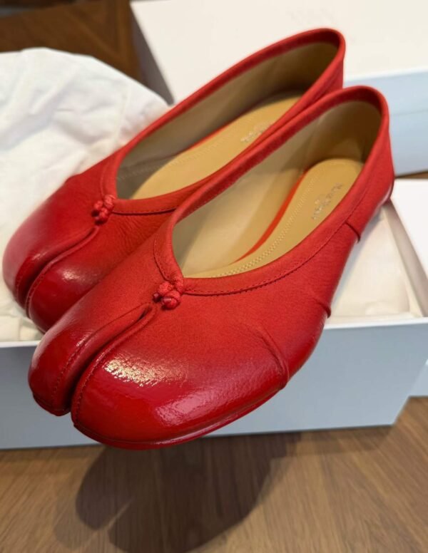 Majira Split-toed shoes