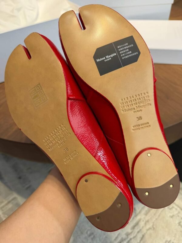 Majira Split-toed shoes