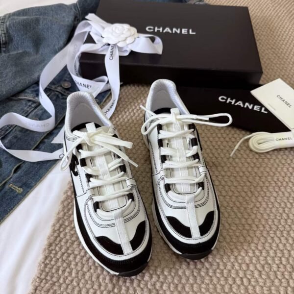 CHANEL Sneakers