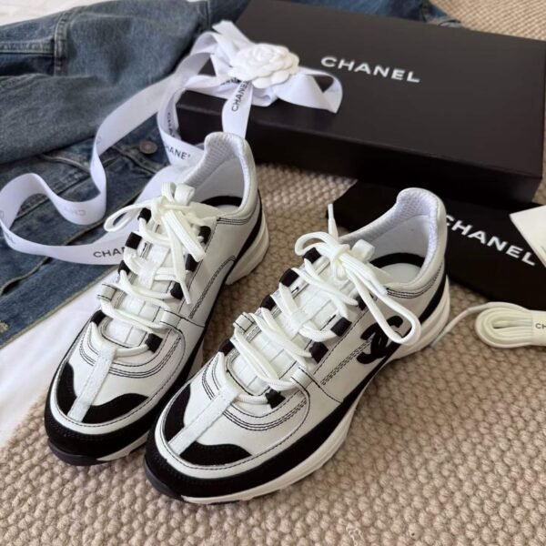 CHANEL Sneakers