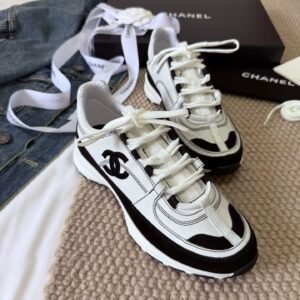 CHANEL Sneakers