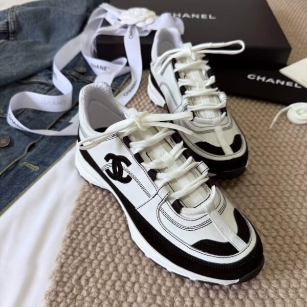 CHANEL Sneakers