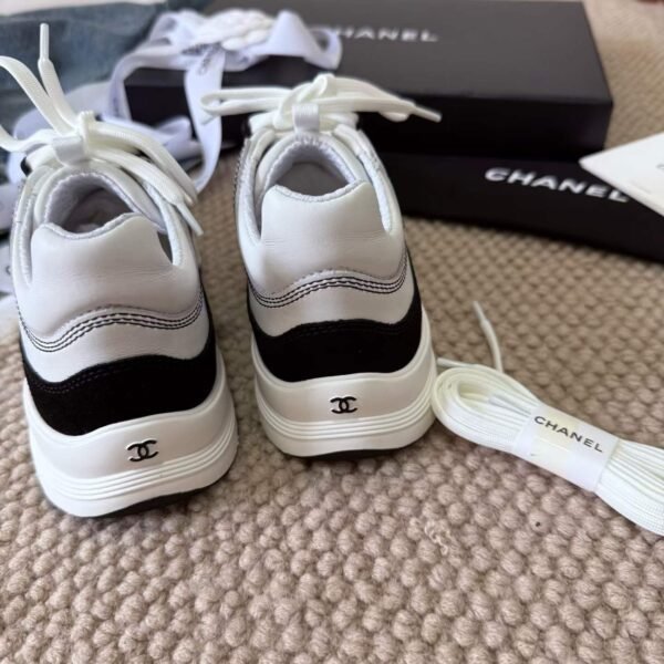 CHANEL Sneakers