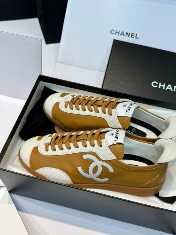 CHANEL Sneakers