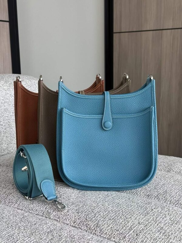 HERMES Neo Evelyne 23 Shoulderpack