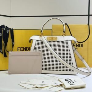 FENDI Peekaboo ISeeU Medium