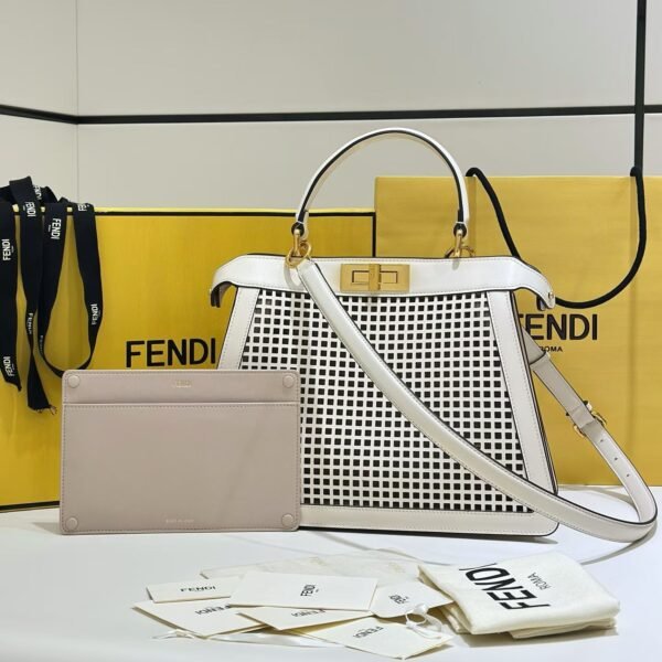 FENDI Peekaboo ISeeU Medium