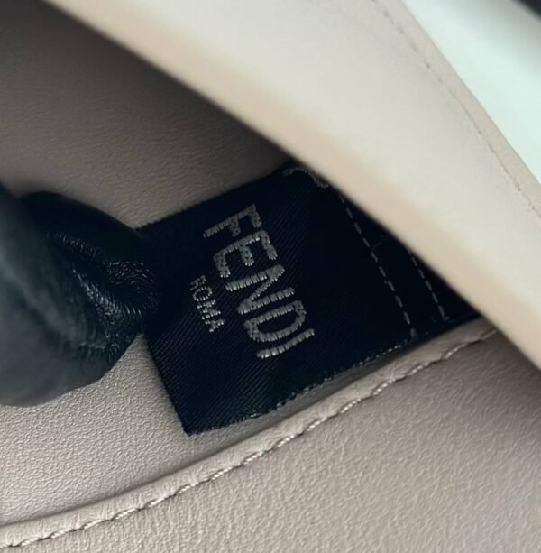 FENDI Peekaboo ISeeU Medium