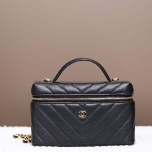 CHANEL Vanity with Chain