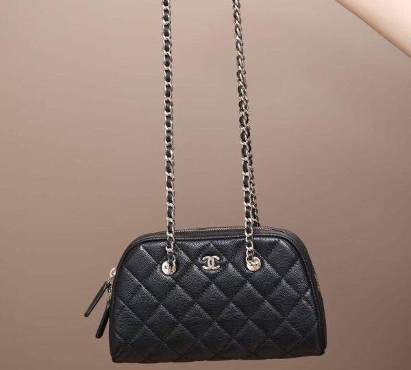 CHANEL Clutch with chain