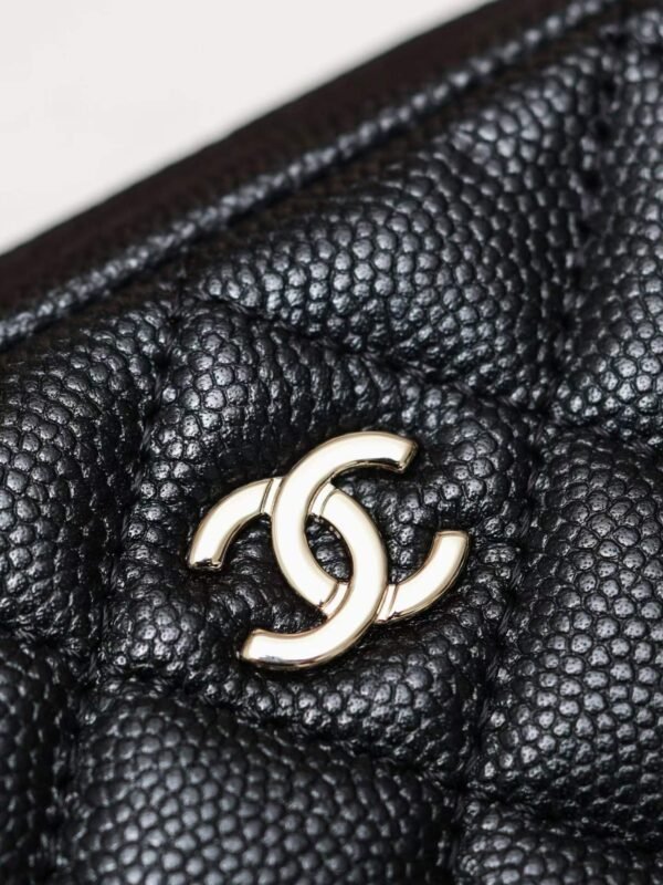 CHANEL Clutch with chain