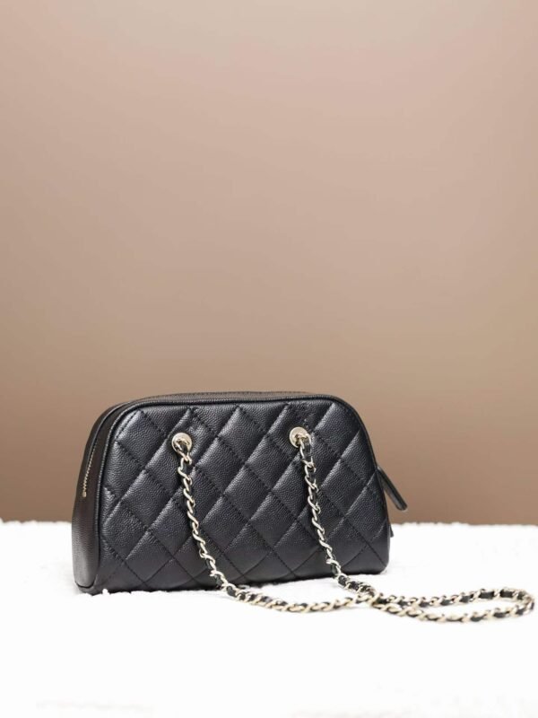 CHANEL Clutch with chain