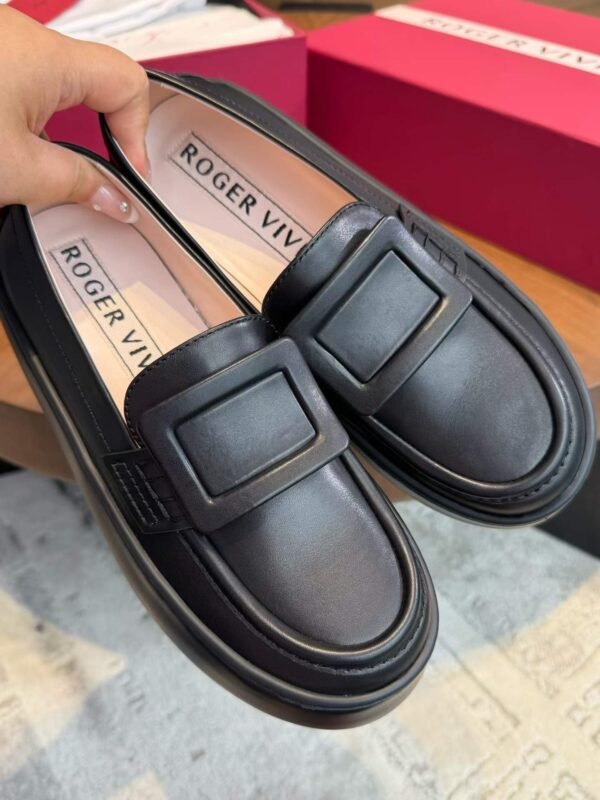 ROGER VIVIER Platform loafers
