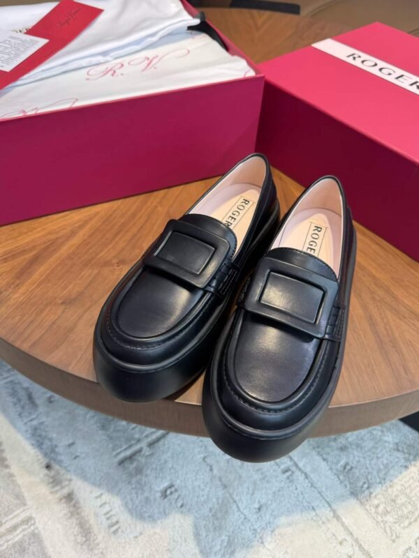ROGER VIVIER Platform loafers